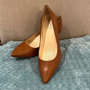 Beautiful camel colored Anne Marie 4flex technology pumps, NEVER WORN